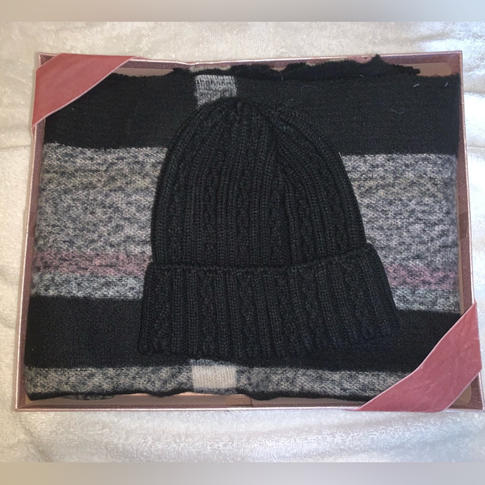 Vince Camuto Scarf & Beanie set - Brand New in Box